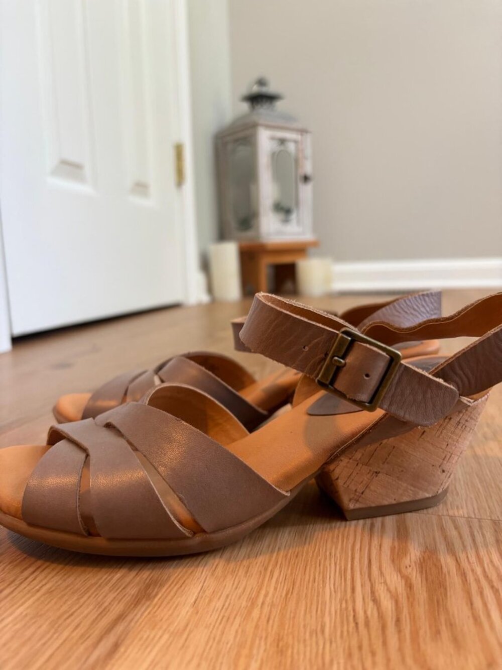 Korks Kork-Ease Sandals Womens 6 Tan Strappy Leather Nadim Shoes Cork 2" Heel